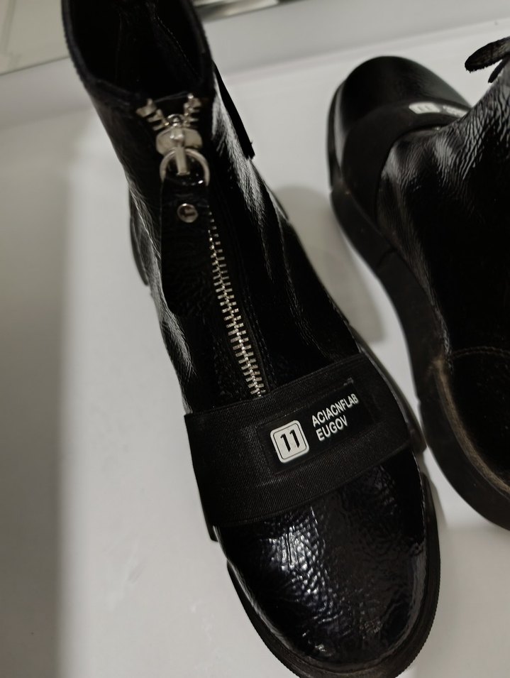 Siyah Yılan Desenli Deri Fermuarlı Topuklu Bot - Görsel 5