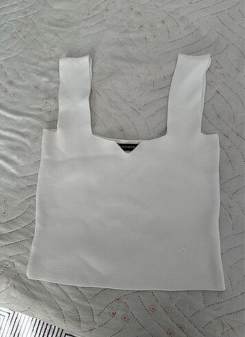 BEYAZ KALIN ASKILI CROP