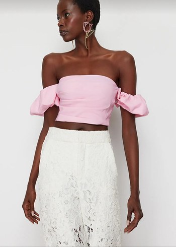 Trendyol & Milla Dantel Detaylı Beyaz Pembe crop