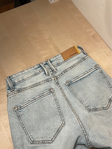 Stradivarius 1465 Slim Fit Mom Jean