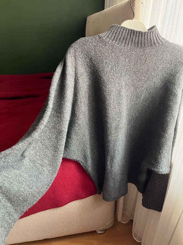 Gri Yünlü Yüksek Yakalı Kadın Kazak - Görsel 2