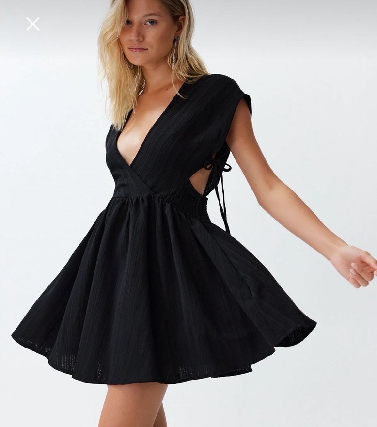 V Yaka Siyah Mini Elbise - Görsel 3