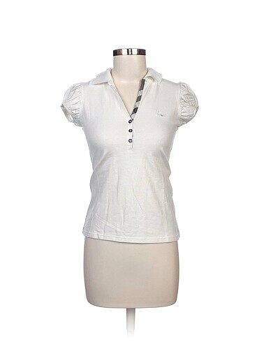 Burberry T-shirt %70 İndirimli.