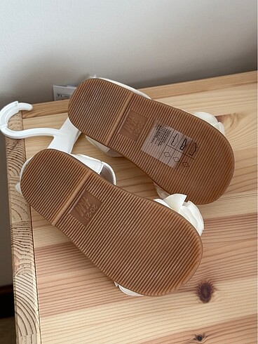 21 Beden beyaz Renk H&M kız bebek sandalet