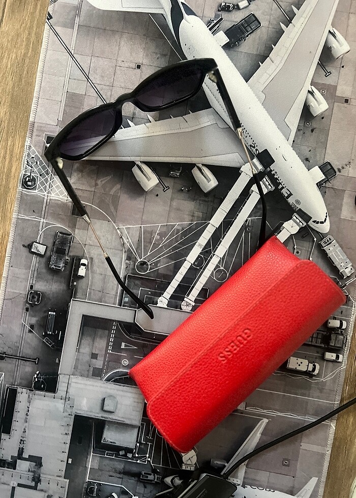 guess güneş gözlüğü - Görsel 4