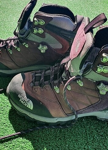 North Face Outboor Bot