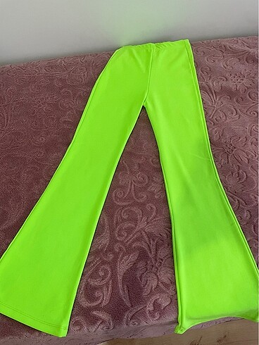 Neon Yeşili Pantolon