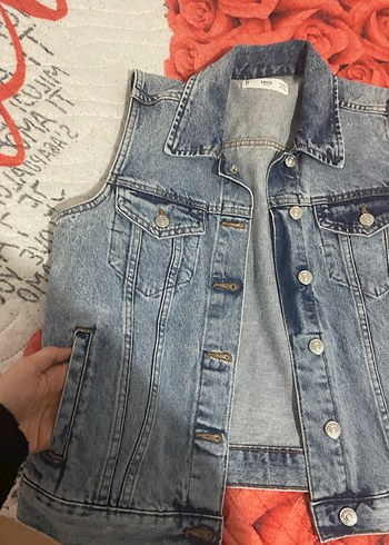Düğmeli Kolsuz Mavi Denim Ceket - Görsel 3