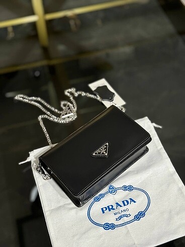 Beden siyah Renk PRADA Brushed triangle-logo shoulder bag 10,5 x 19 x 3,5 cm