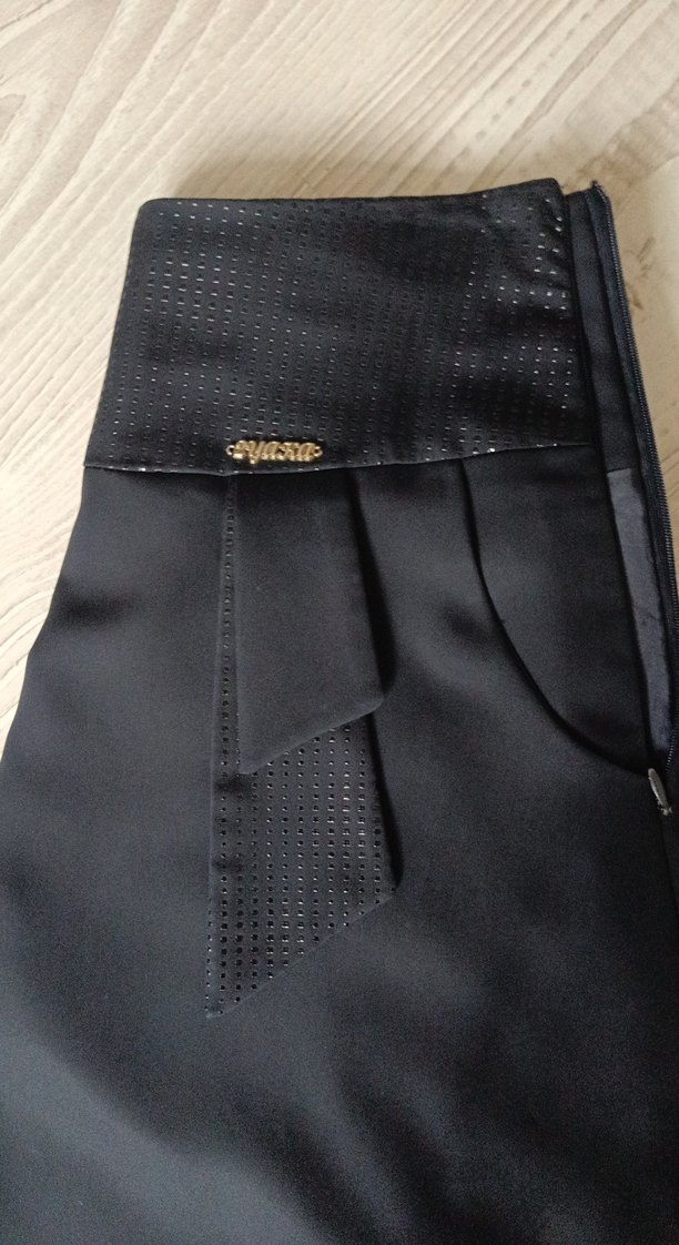 Siyah Pilili Uzun Kadın Etek - Görsel 3