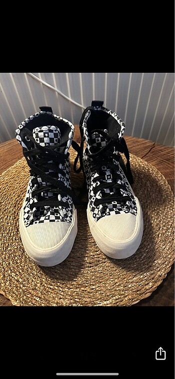 Zara converse