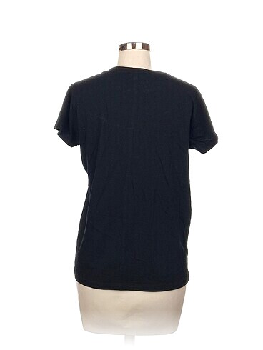 m Beden Zara T-shirt %70 İndirimli.