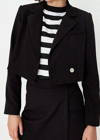 Crop siyah blazer