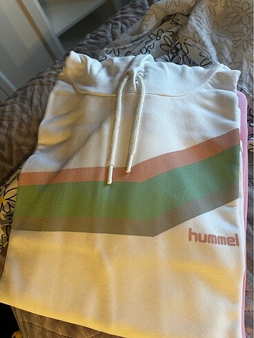Hummel sweatshirt