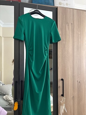 ZARA YEŞİL ELBİSE