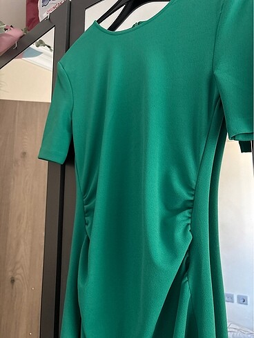 Zara ZARA YEŞİL ELBİSE