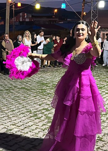Nişanlık, Kınalık, gece elbisesi