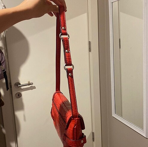 Beden Stradivarius kırmızı çanta