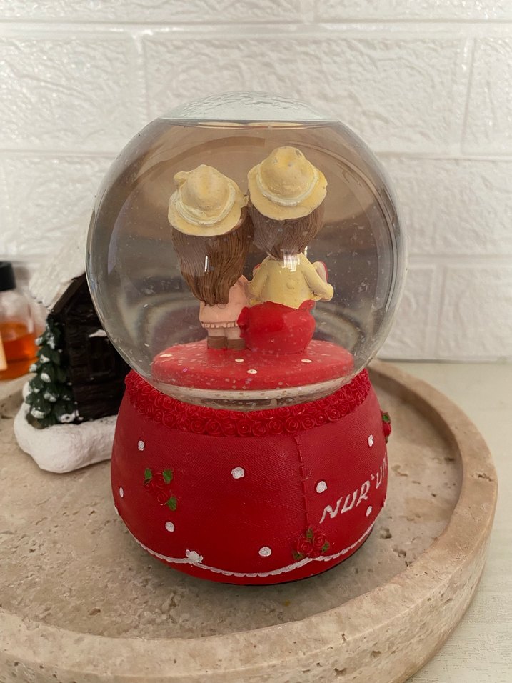 Renkli Kırmızı Aşıklar Kar Küresi - Görsel 5