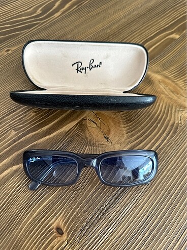 Ray-Ban