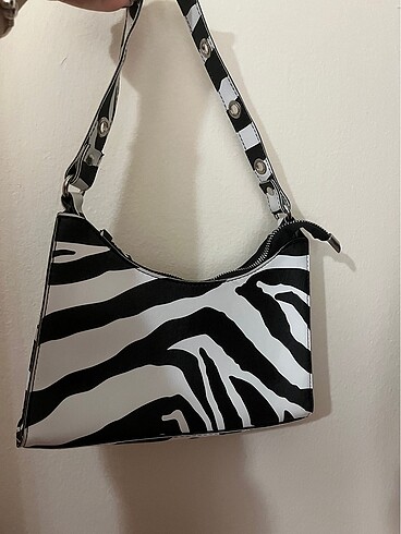 Diğer zebra desenli baget çanta