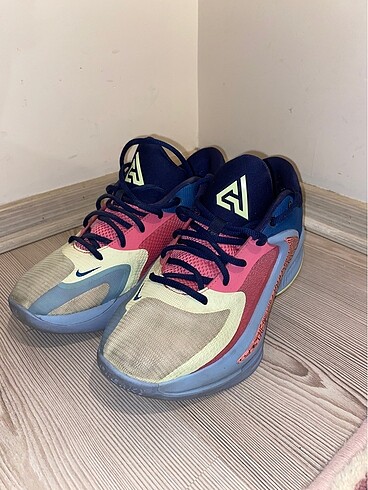 Zoom freak 4