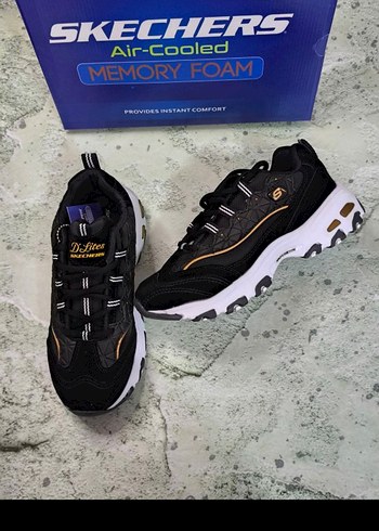 38 Beden Skechers Siyah Bağcıklı Spor Ayakkabı