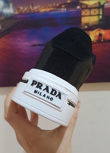 38 Beden Prada Milano
