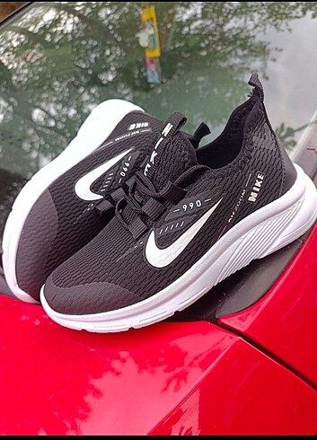 34 Beden Nike Triko Siyah Beyaz