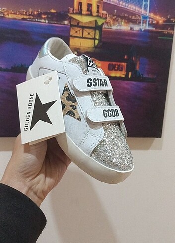 31 Beden beyaz Renk Golden Goose