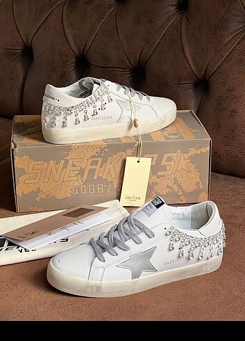 36 Beden beyaz Renk GOLDEN GOOSE HALHAL 