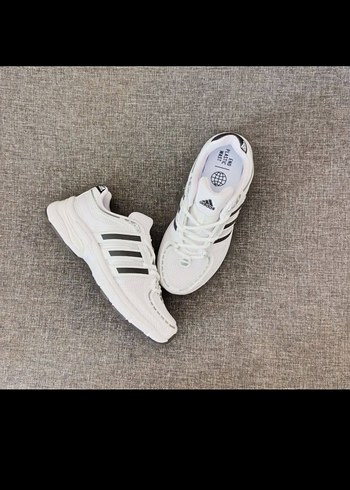 41 Beden Beyaz Adidas Erkek Spor Ayakkabı