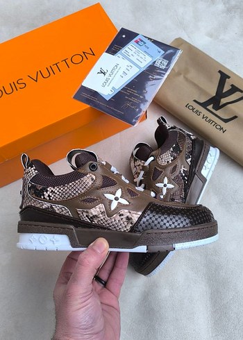 Louis Vuitton 37