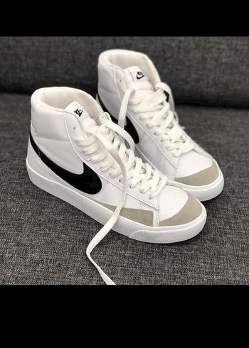 Nike Blazer Mid