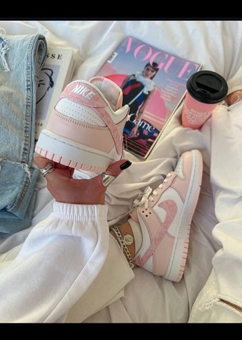 Pudra Nike Ruffle Detaylı Sneakers