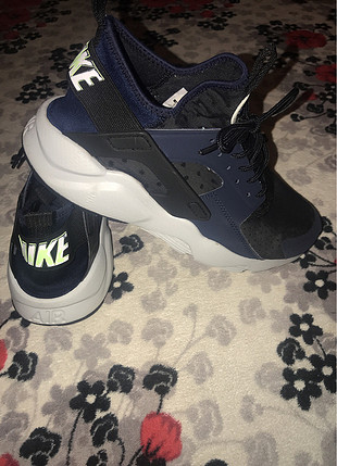 Nike huarecha
