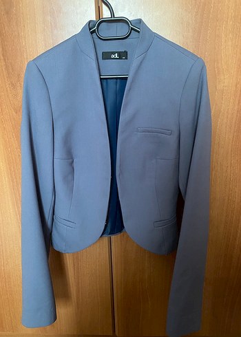 xs Beden Düğmeli Kısa Kesim Kadın Blazer Ceket