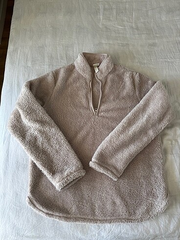 H&M polar sweatshirt