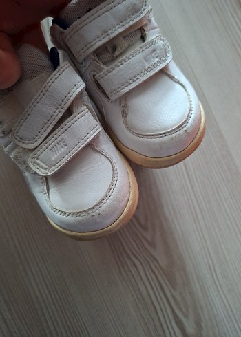 22 Beden Beyaz Erkek Çocuk Spor Ayakkabı Velcro