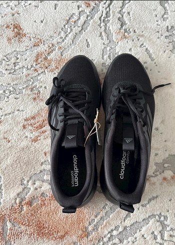 Adidas etiketli spor ayakkabı - Görsel 4