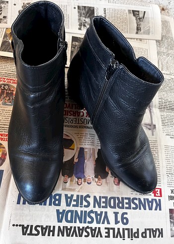 Parlak Siyah Tokalı Biker Kadın Bot - Görsel 4
