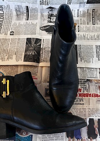 Parlak Siyah Tokalı Biker Kadın Bot - Görsel 2