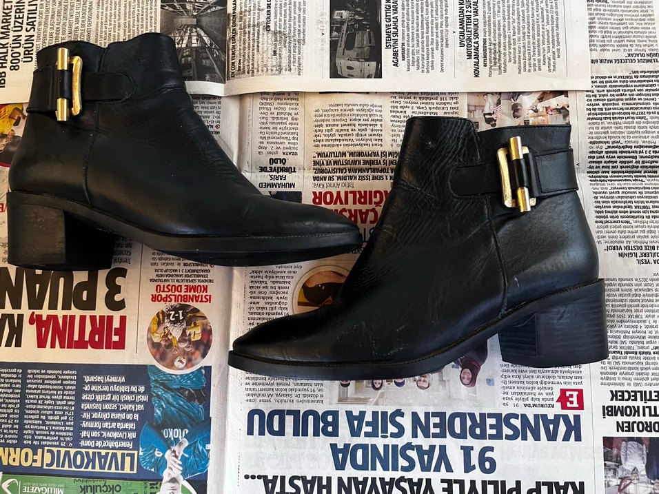 Parlak Siyah Tokalı Biker Kadın Bot - Görsel 3