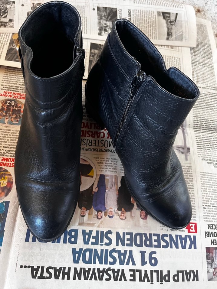 Parlak Siyah Tokalı Biker Kadın Bot - Görsel 4