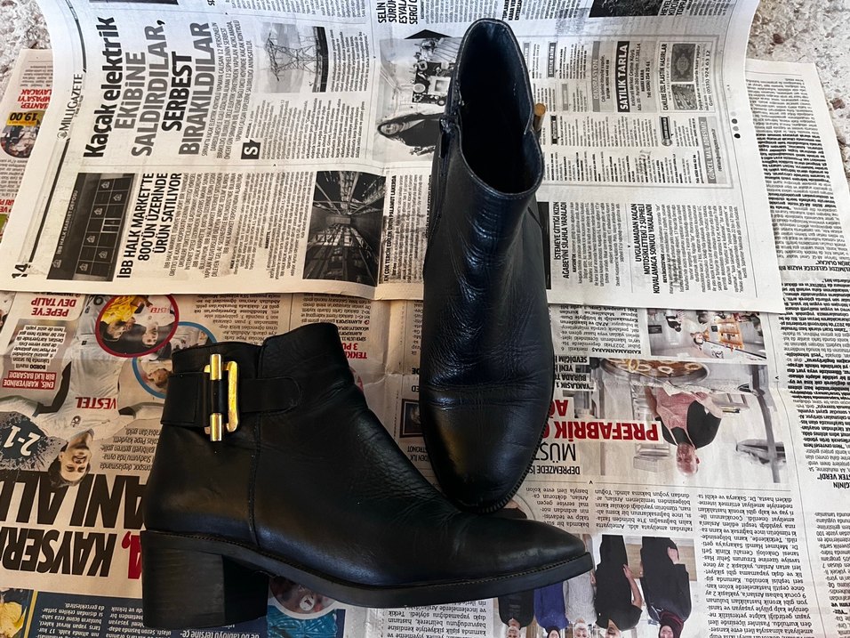 Parlak Siyah Tokalı Biker Kadın Bot - Görsel 2