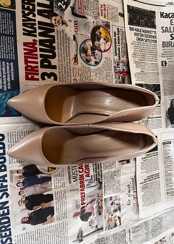 Bej Yüksek Topuklu Stiletto Kadın Ayakkabı - Görsel 3