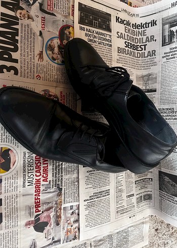 Siyah Parlak Rugan Klasik Erkek Ayakkabı - Görsel 2