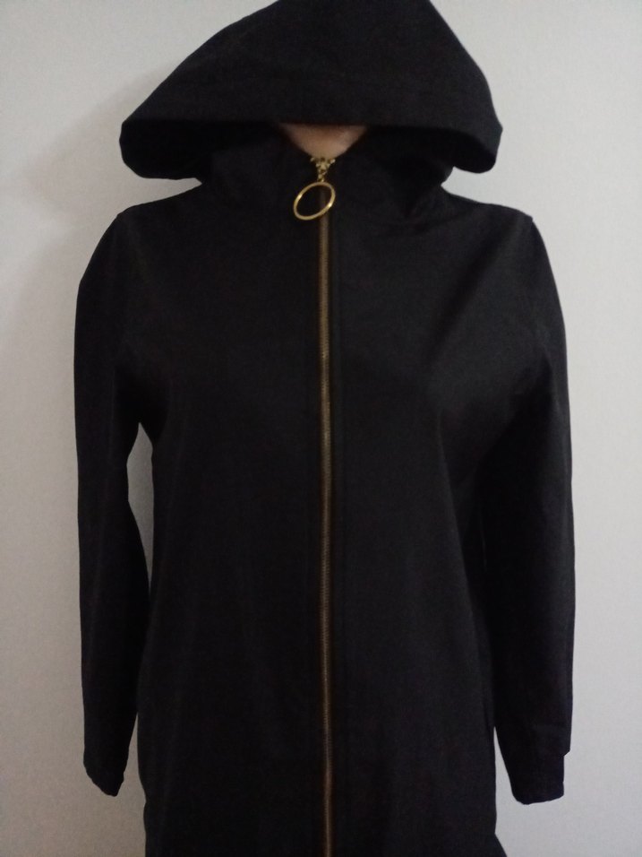 Siyah Kapüşonlu Midi Yağmurluk, ruzgarlik - Görsel 2