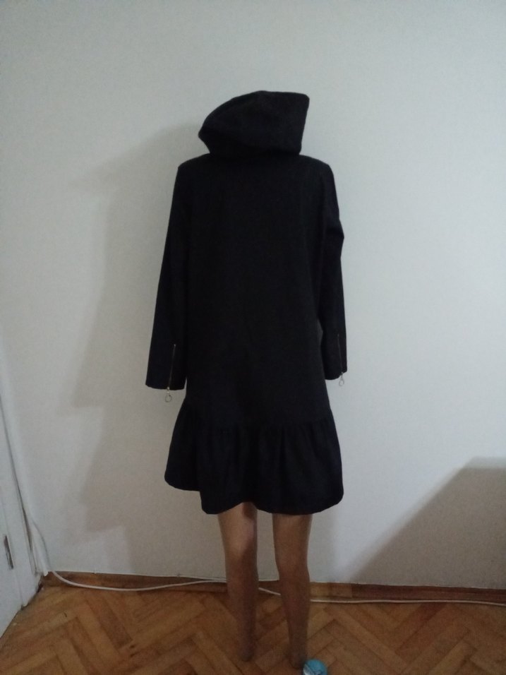 Siyah Kapüşonlu Midi Yağmurluk, ruzgarlik - Görsel 3