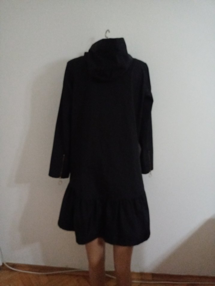 Siyah Kapüşonlu Midi Yağmurluk, ruzgarlik - Görsel 4